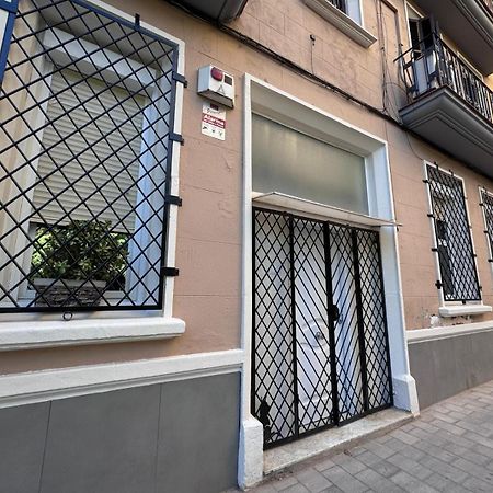 Pamis Apartament Sants, Барселона Экстерьер фото