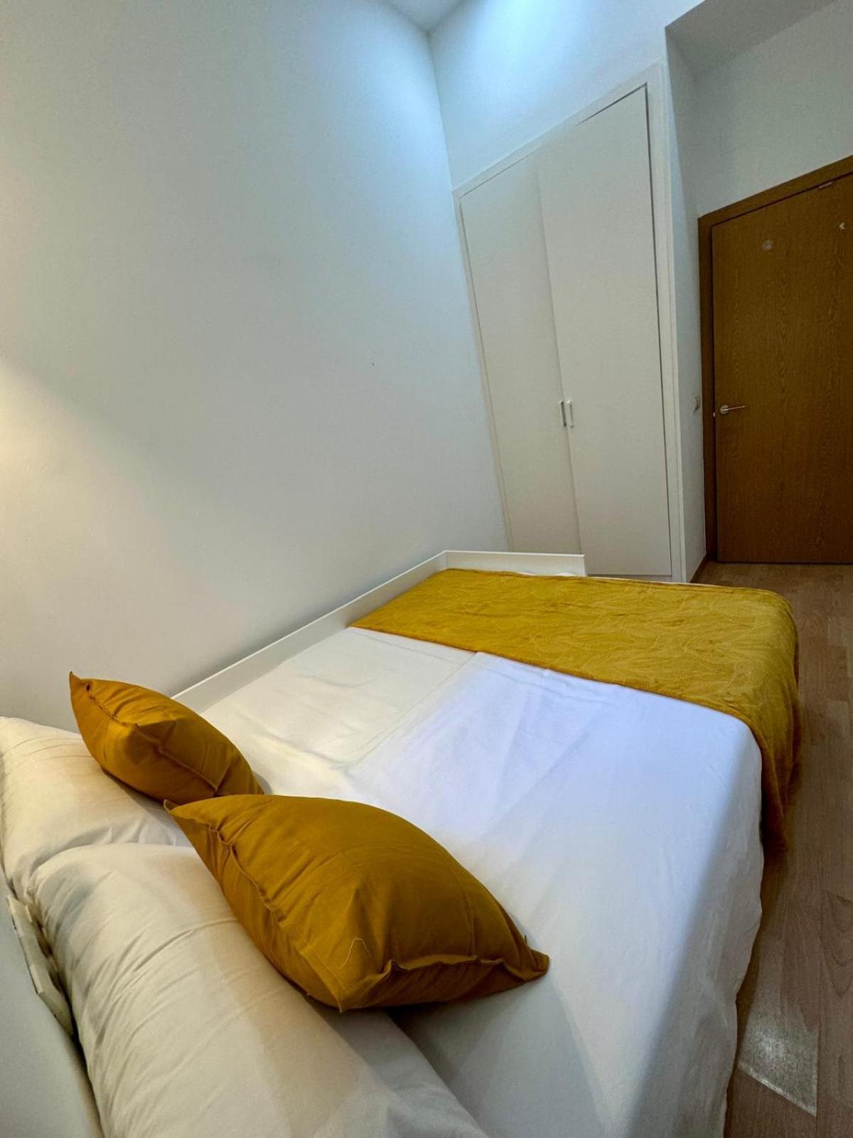 Pamis Apartament Sants, Барселона Экстерьер фото