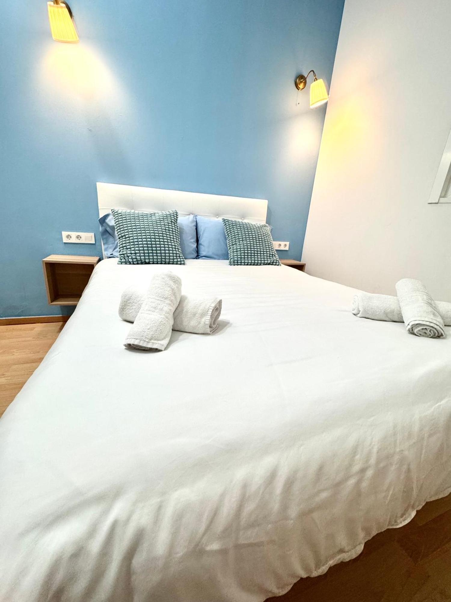 Pamis Apartament Sants, Барселона Экстерьер фото