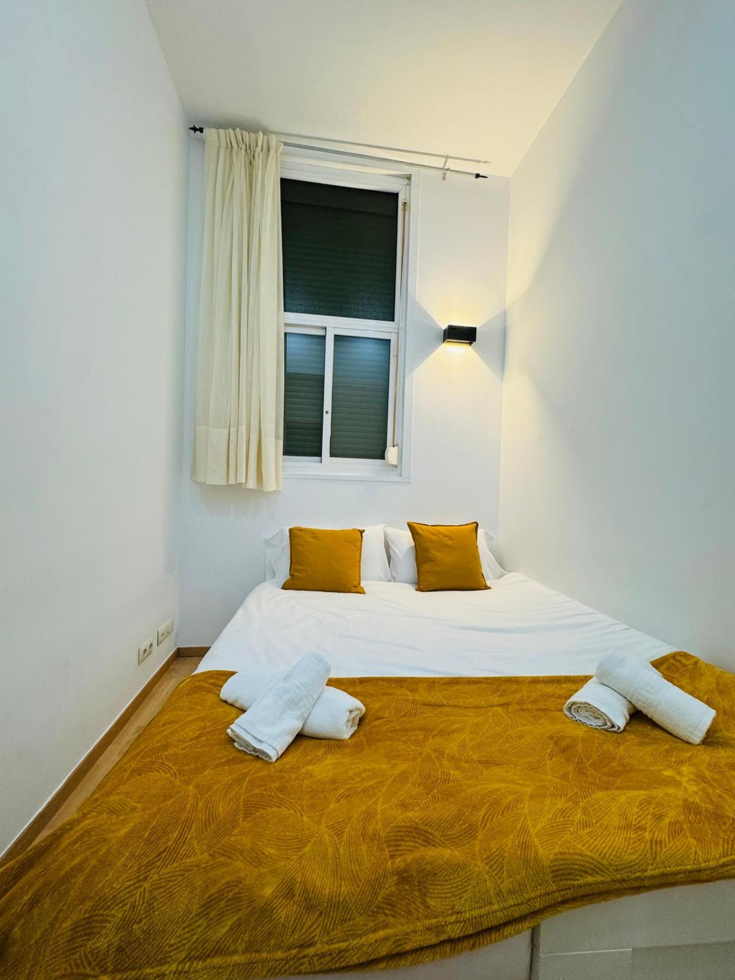 Pamis Apartament Sants, Барселона Экстерьер фото