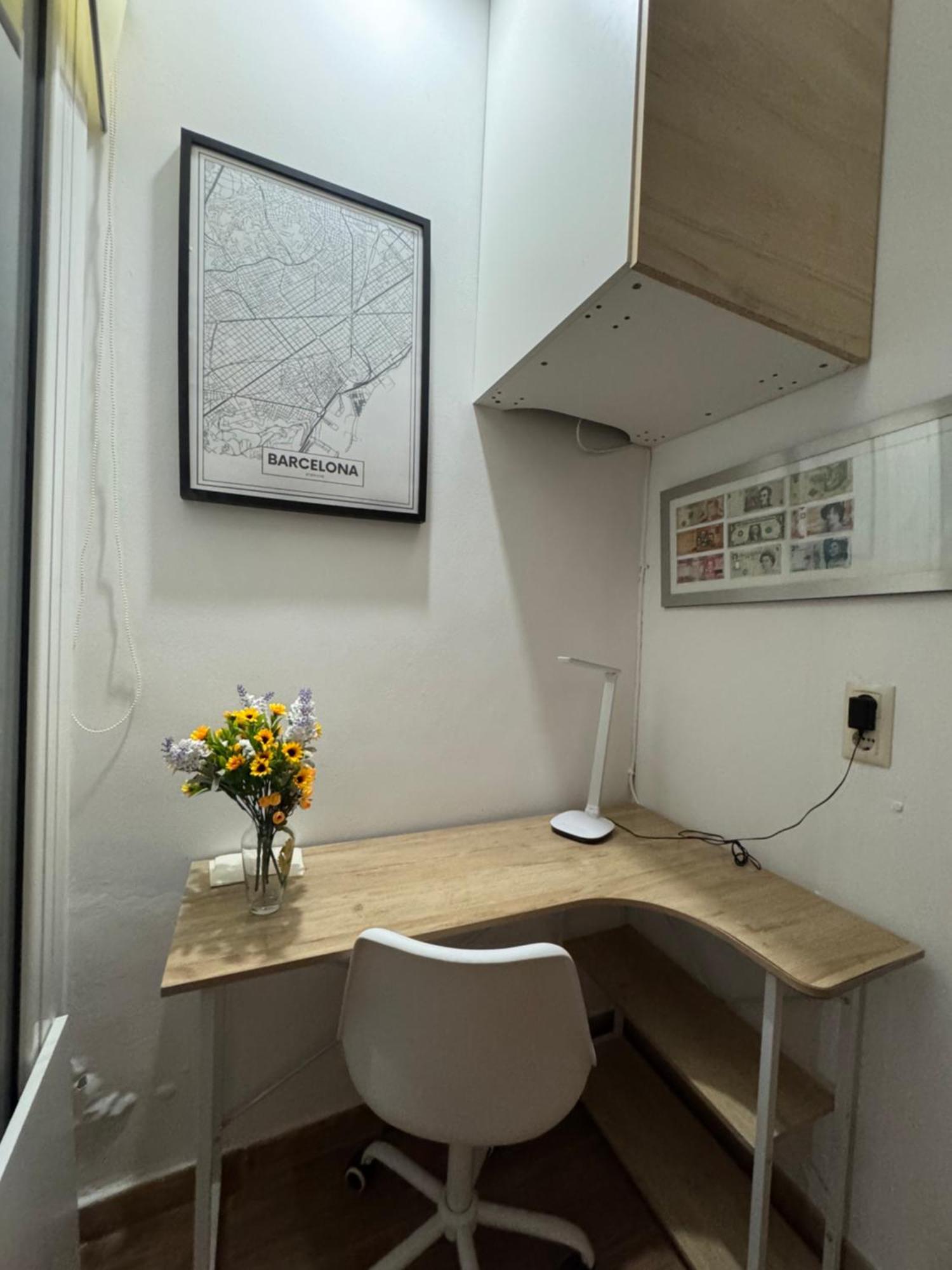 Pamis Apartament Sants, Барселона Экстерьер фото